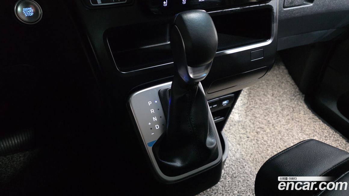 Hyundai Staria 2025