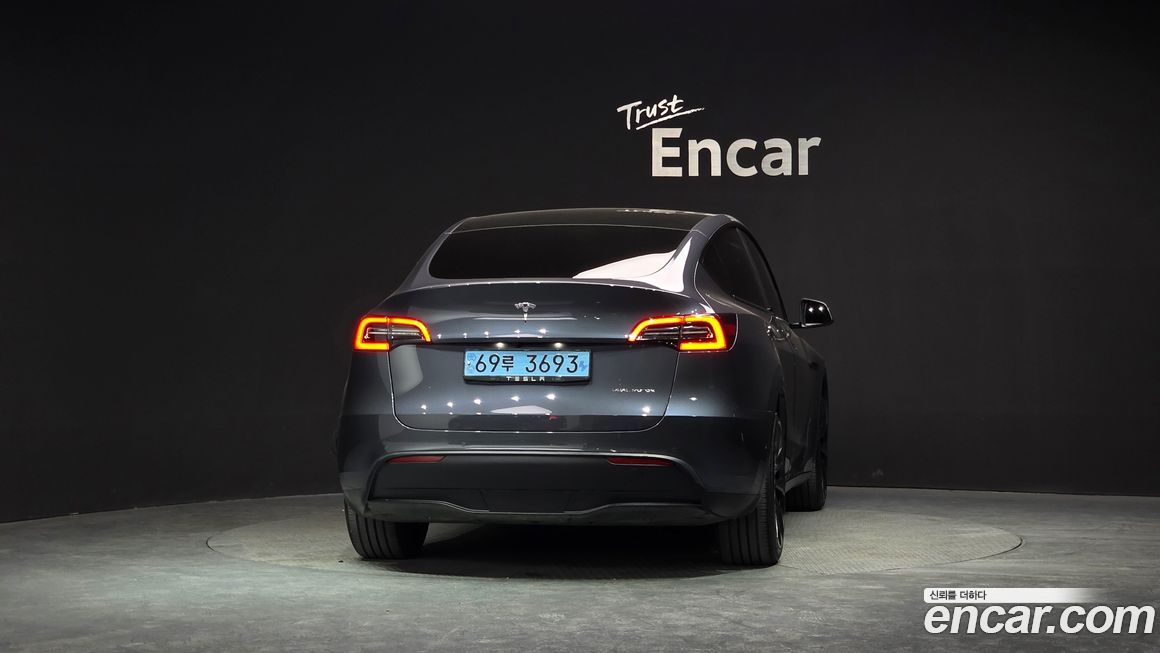 Tesla Model Y 2021