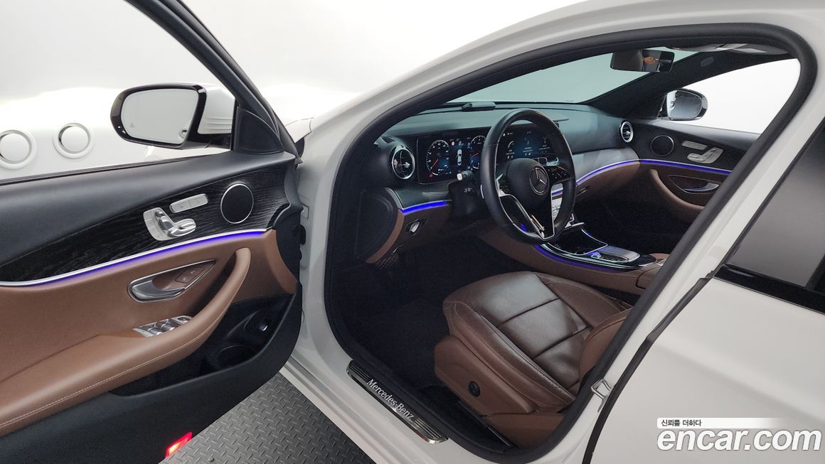 Mercedes-Benz E-Class 2022