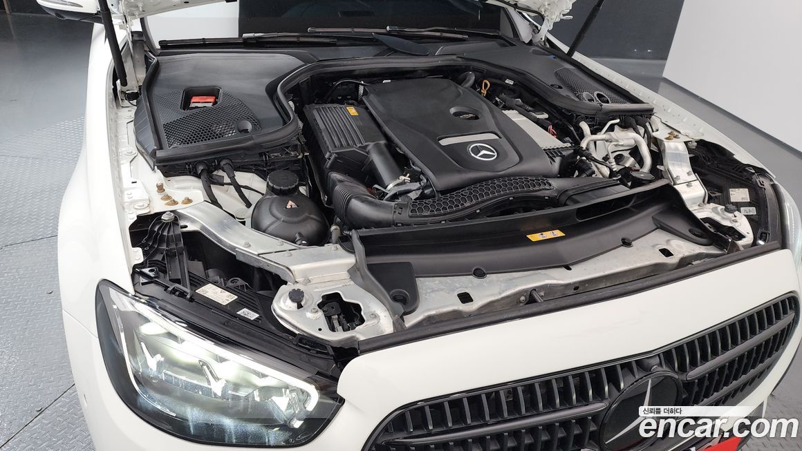 Mercedes-Benz E-Class 2022