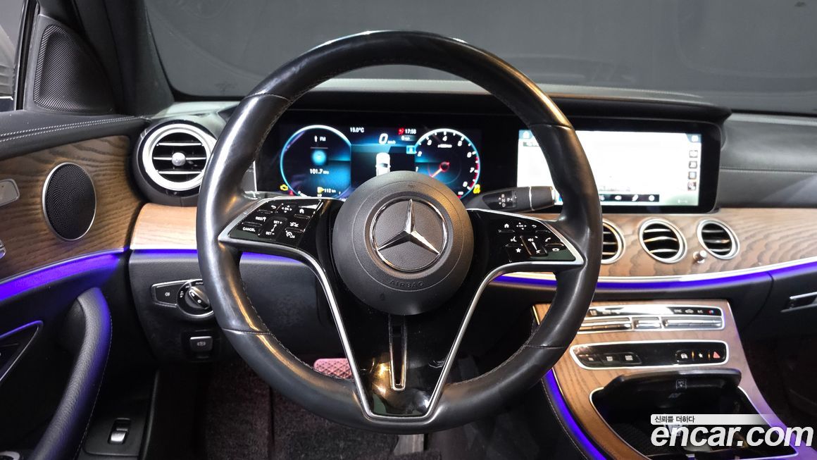 Mercedes-Benz E-Class 2022