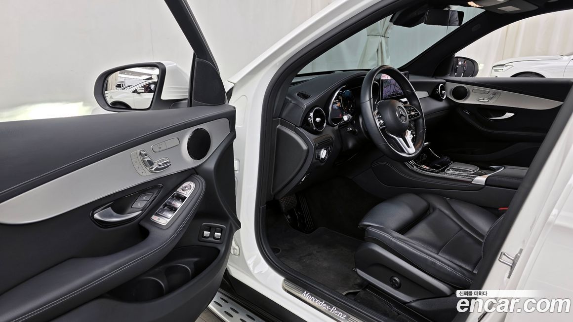 Mercedes-Benz GLC-Class 2021