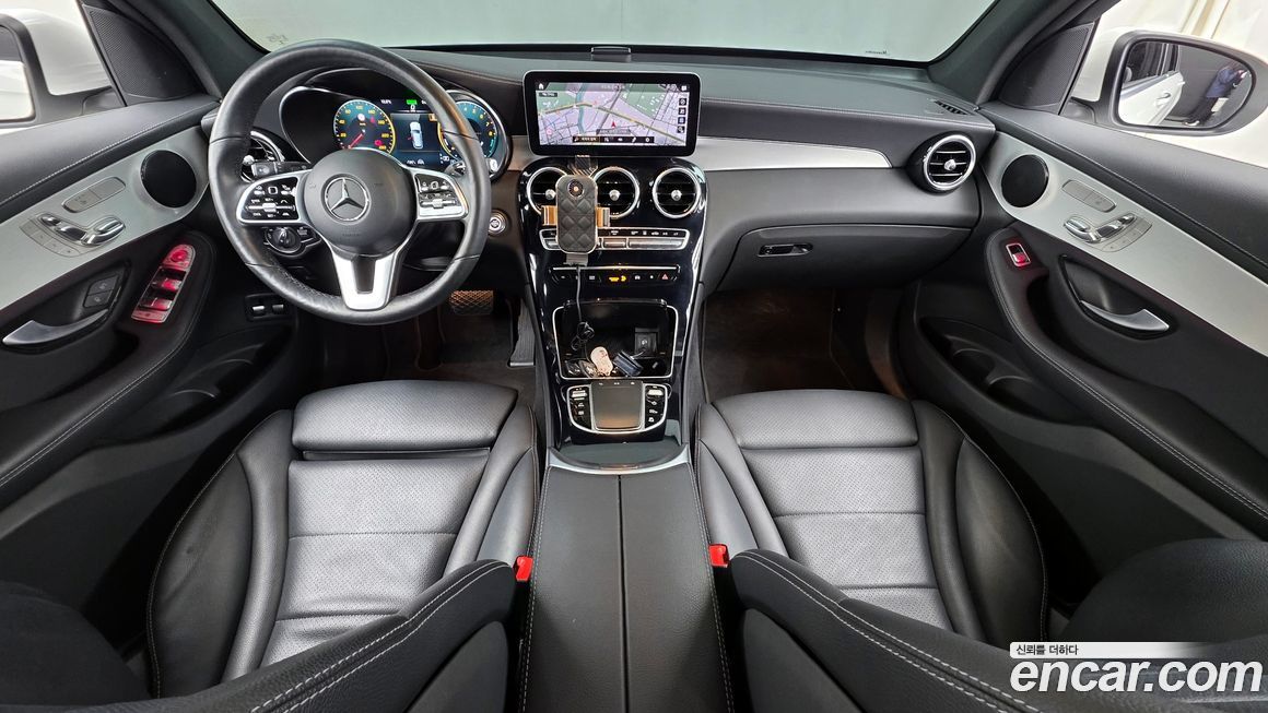 Mercedes-Benz GLC-Class 2021