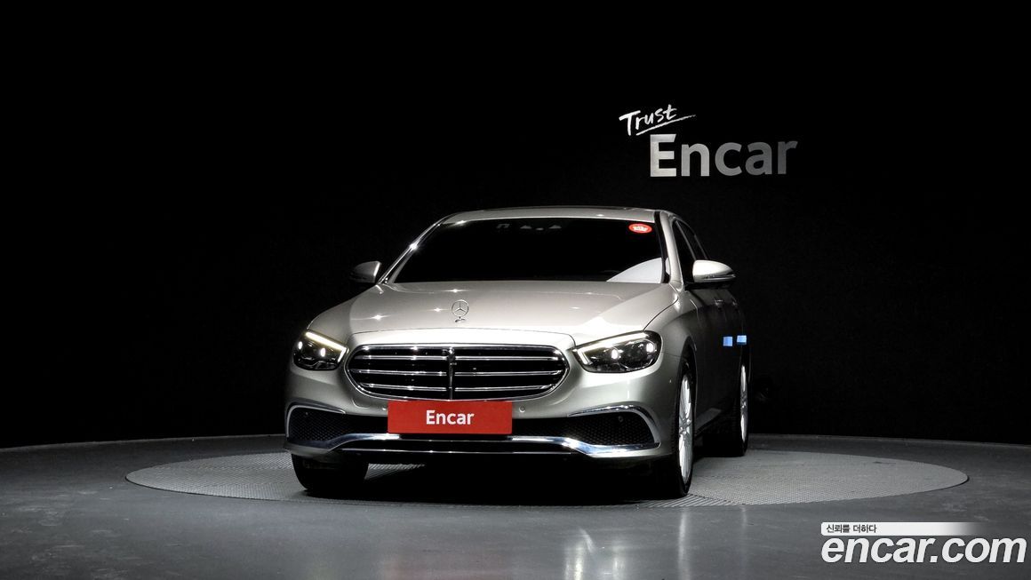 Mercedes-Benz E-Class 2022