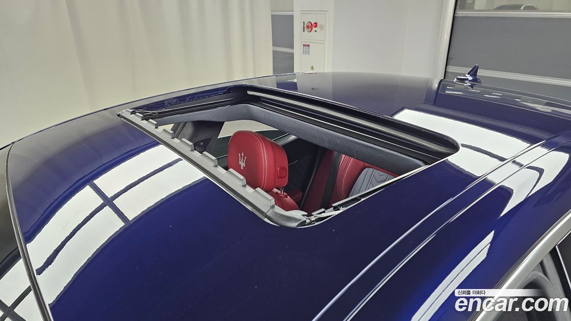 Maserati Ghibli 2021