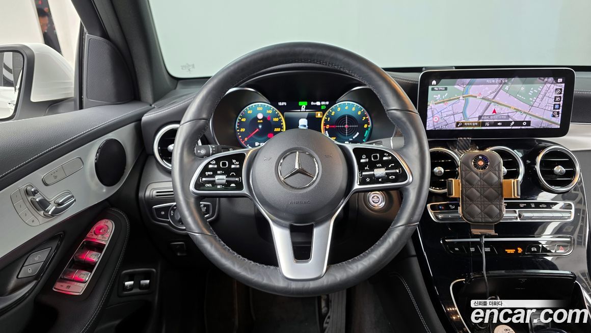 Mercedes-Benz GLC-Class 2021