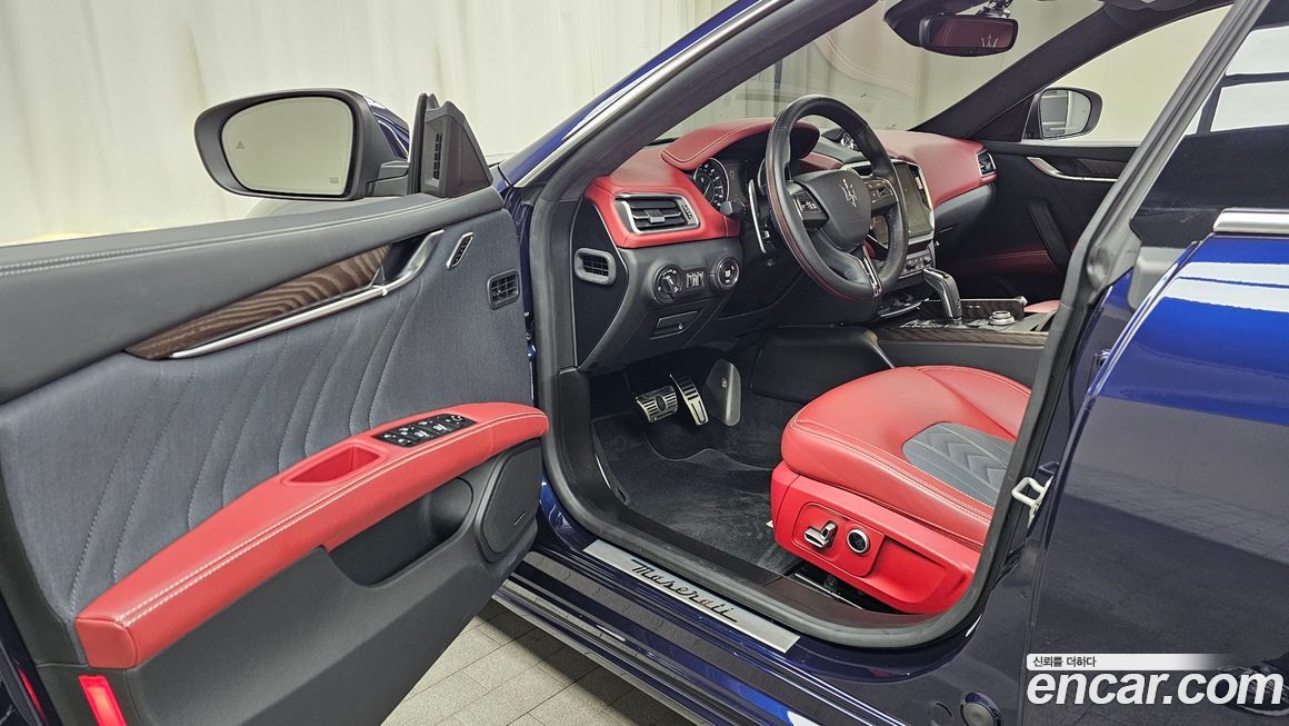 Maserati Ghibli 2021
