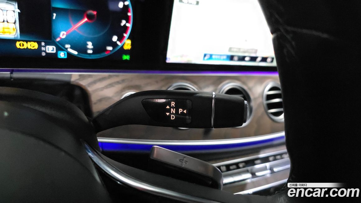 Mercedes-Benz E-Class 2022