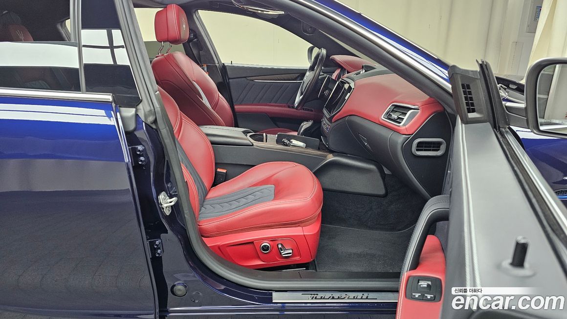 Maserati Ghibli 2021