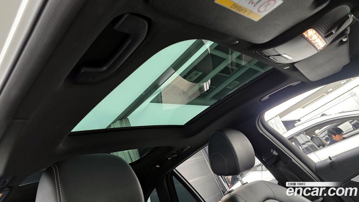 Mercedes-Benz GLC-Class 2021