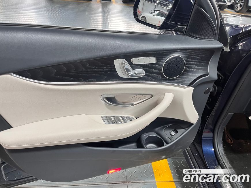 Mercedes-Benz E-Class 2022