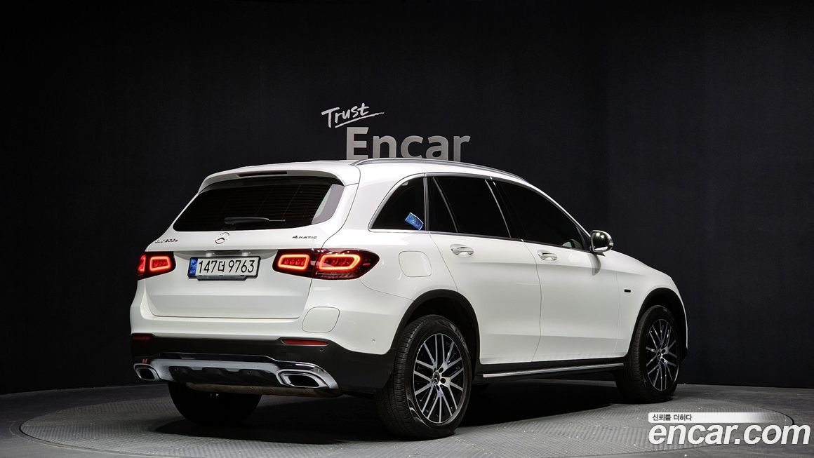 Mercedes-Benz GLC-Class 2021