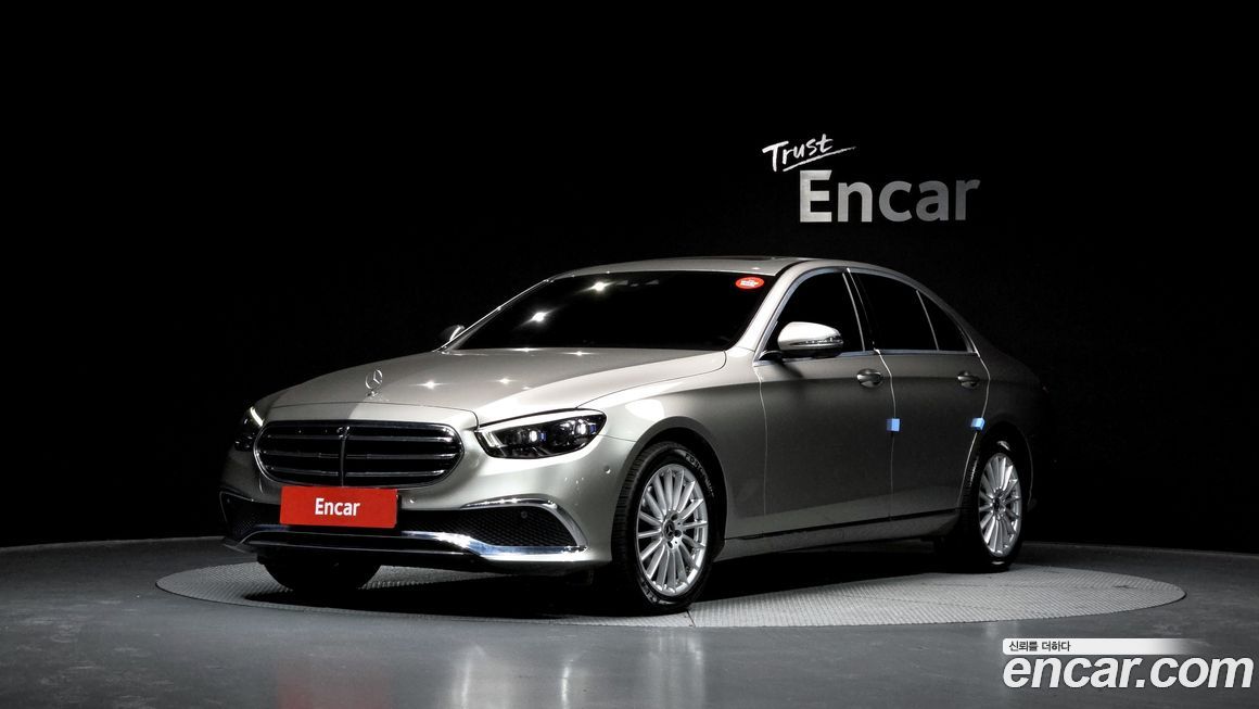 Mercedes-Benz E-Class 2022