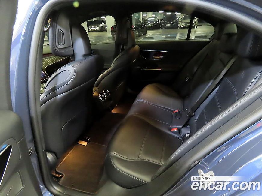 Mercedes-Benz C-Class 2024