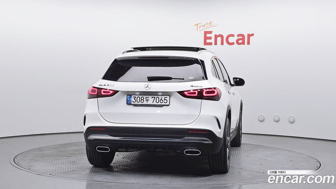 Mercedes-Benz GLA-Class 2023