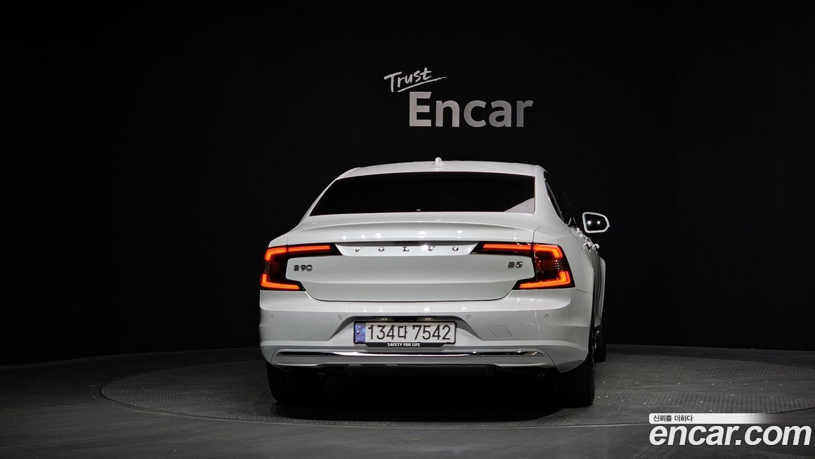 Volvo S90 2023