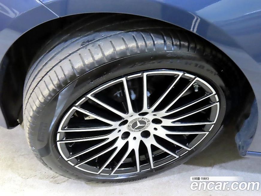 Mercedes-Benz C-Class 2024