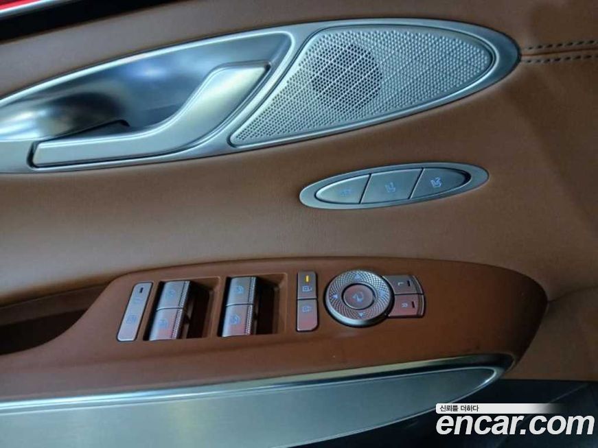 Genesis GV70 2025