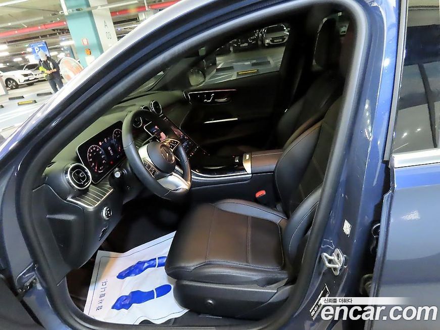 Mercedes-Benz C-Class 2024