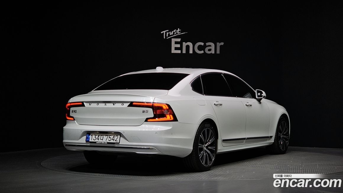 Volvo S90 2023