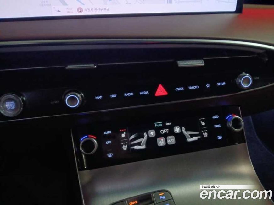Genesis GV70 2025