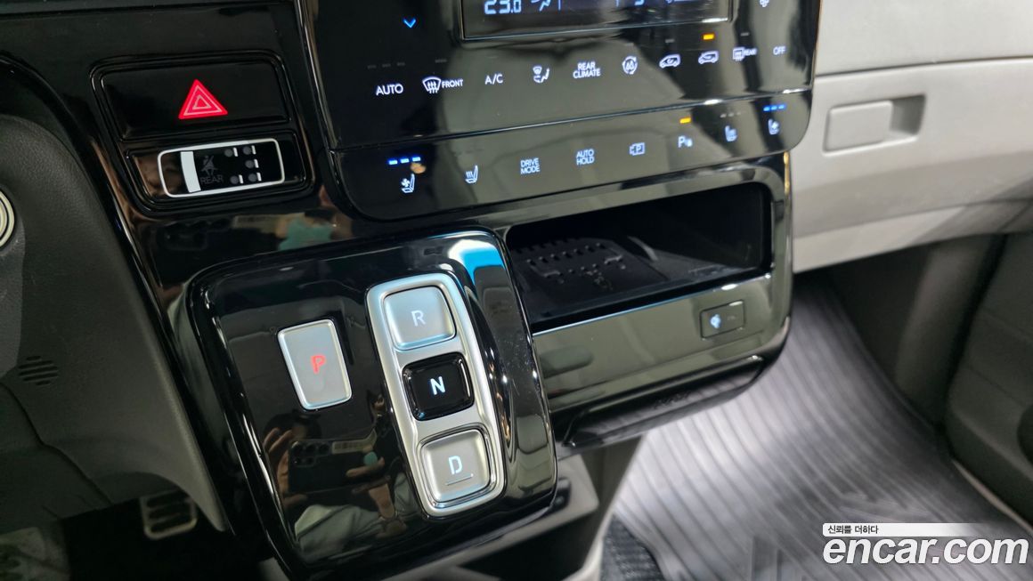 Hyundai Staria 2023