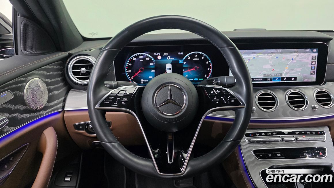 Mercedes-Benz E-Class 2023