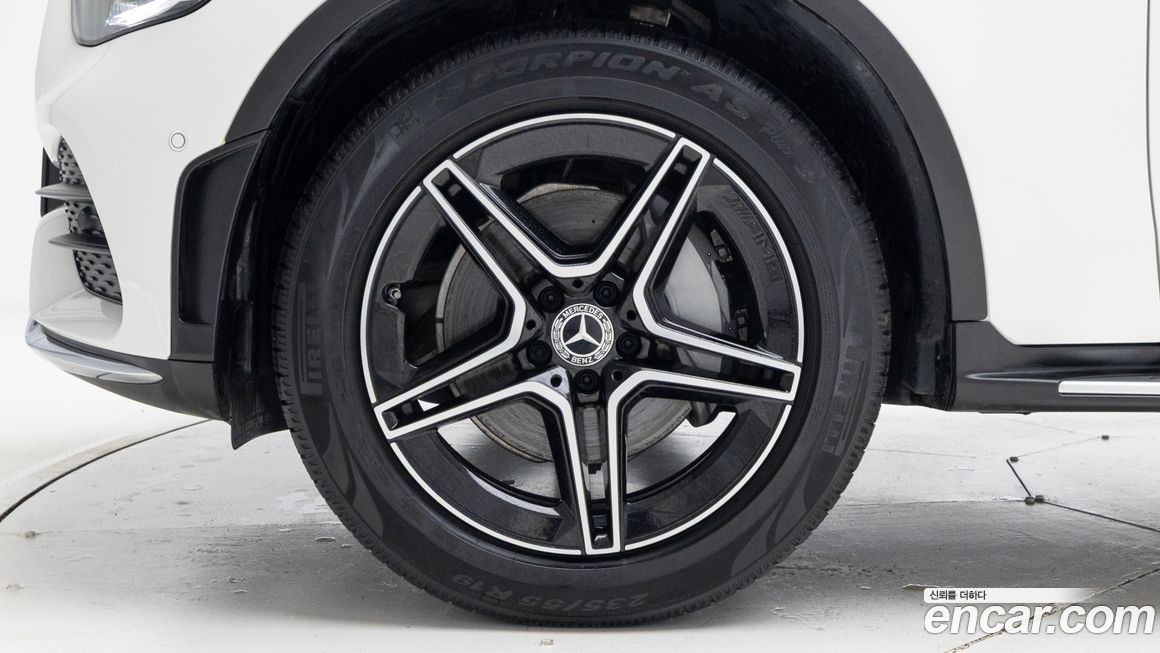 Mercedes-Benz GLC-Class 2021