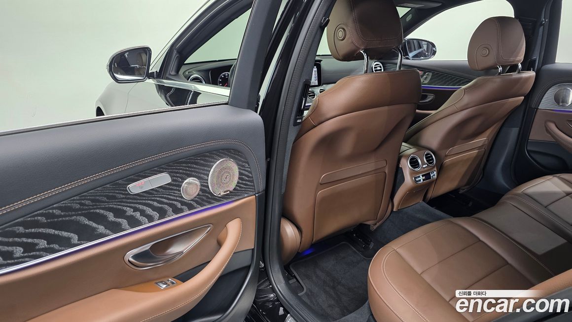 Mercedes-Benz E-Class 2023