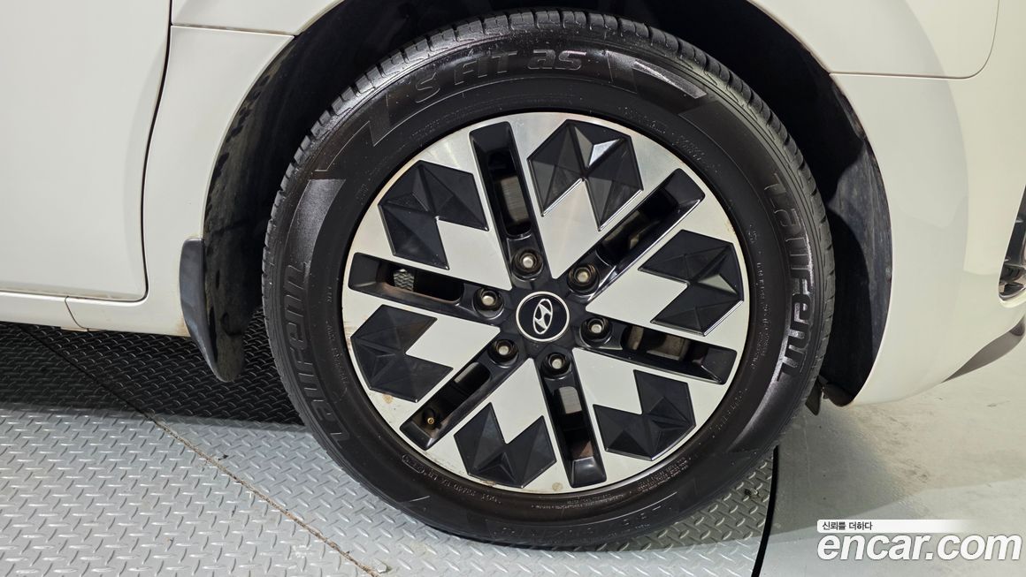 Hyundai Staria 2023