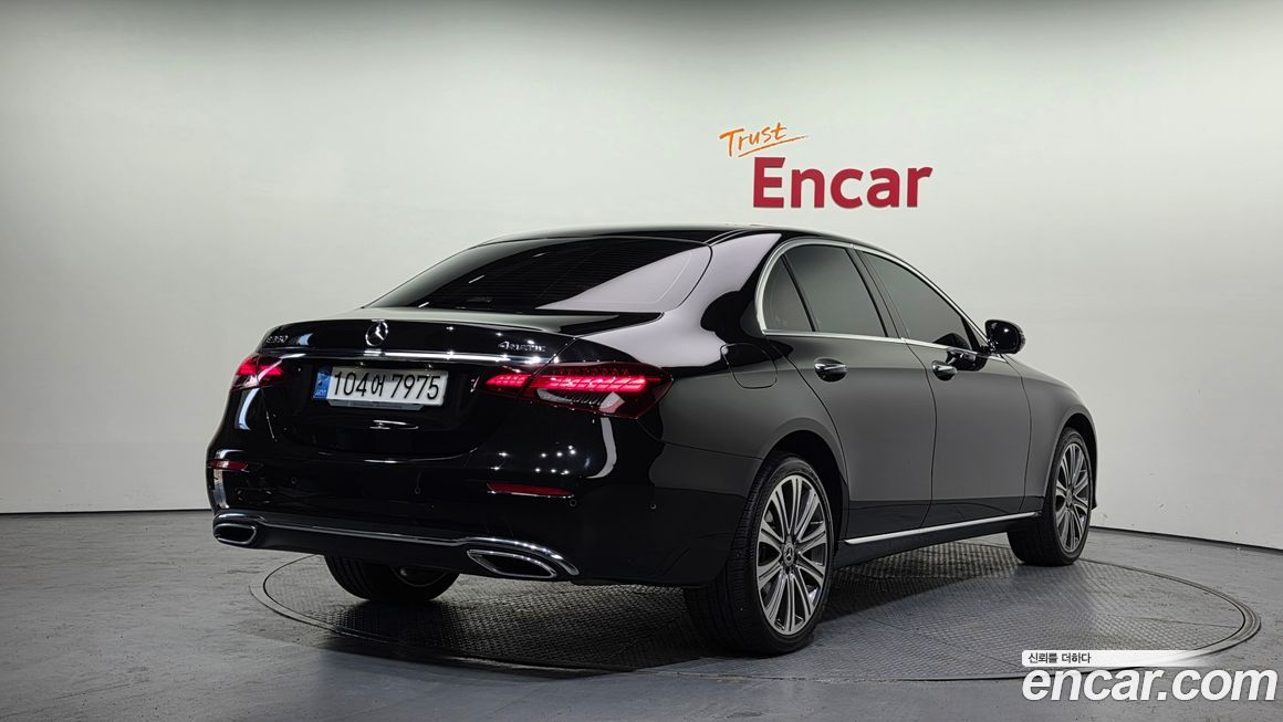 Mercedes-Benz E-Class 2023