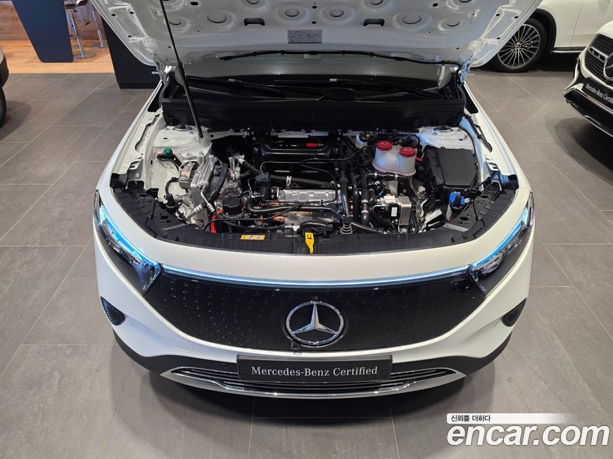 Mercedes-Benz EQB 2026