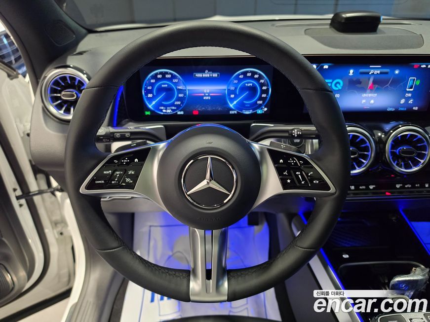 Mercedes-Benz EQB 2026