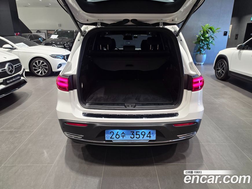 Mercedes-Benz EQB 2026