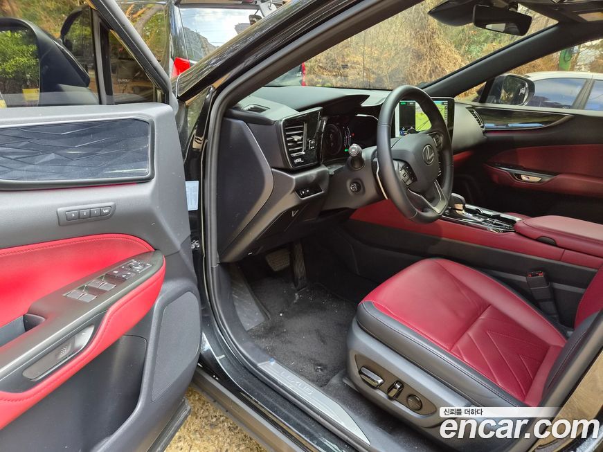 Lexus NX 2025