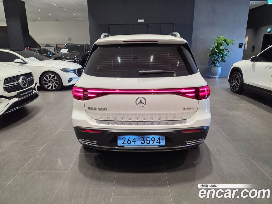 Mercedes-Benz EQB 2026