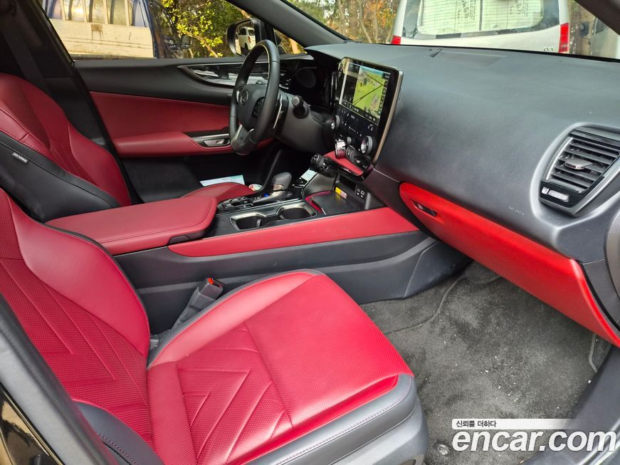 Lexus NX 2025