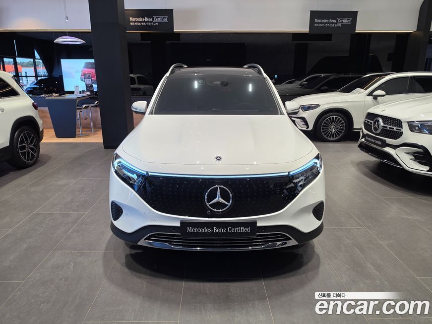 Mercedes-Benz EQB 2026