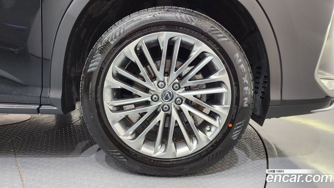 Lexus RX 2021