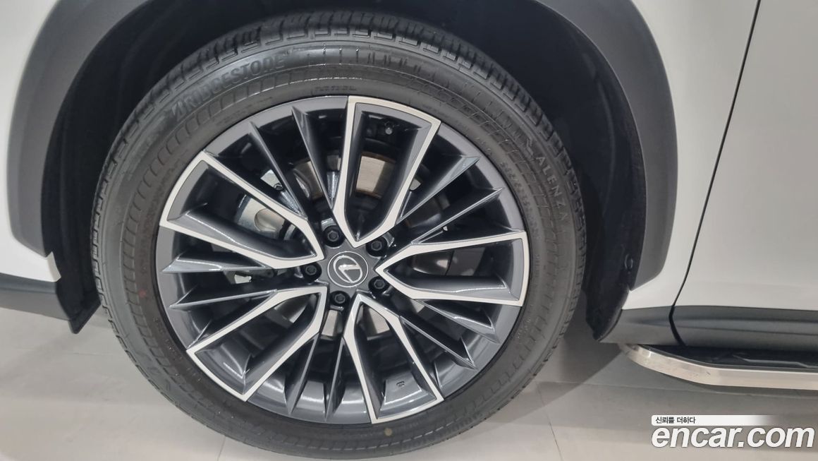 Lexus NX 2025
