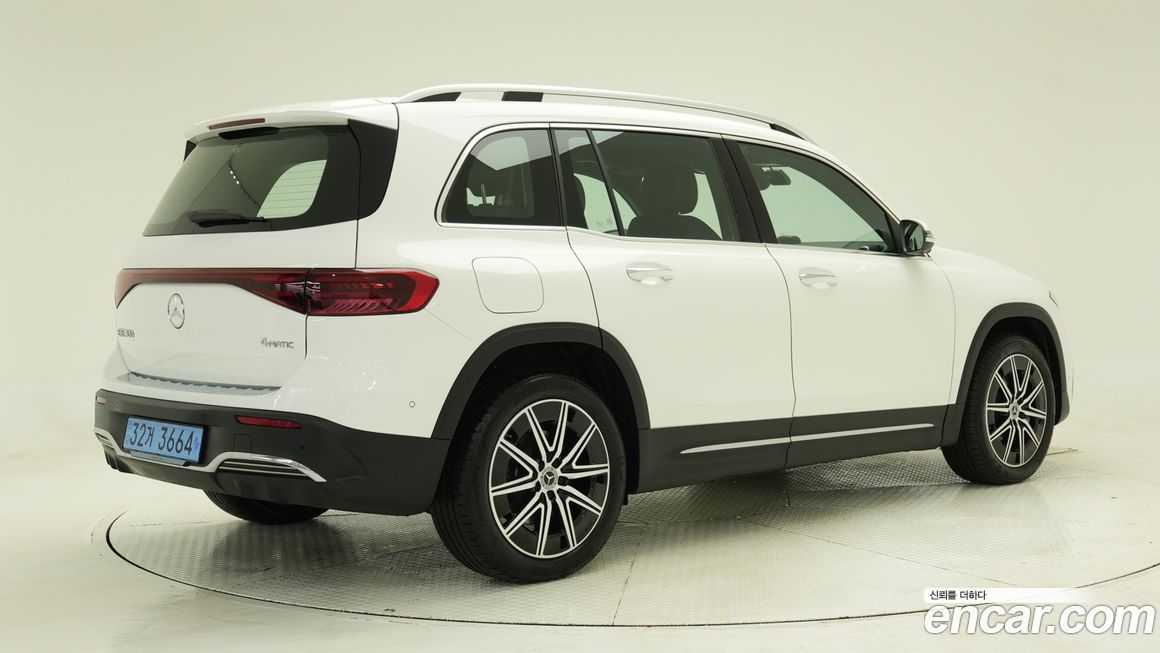 Mercedes-Benz EQB 2026