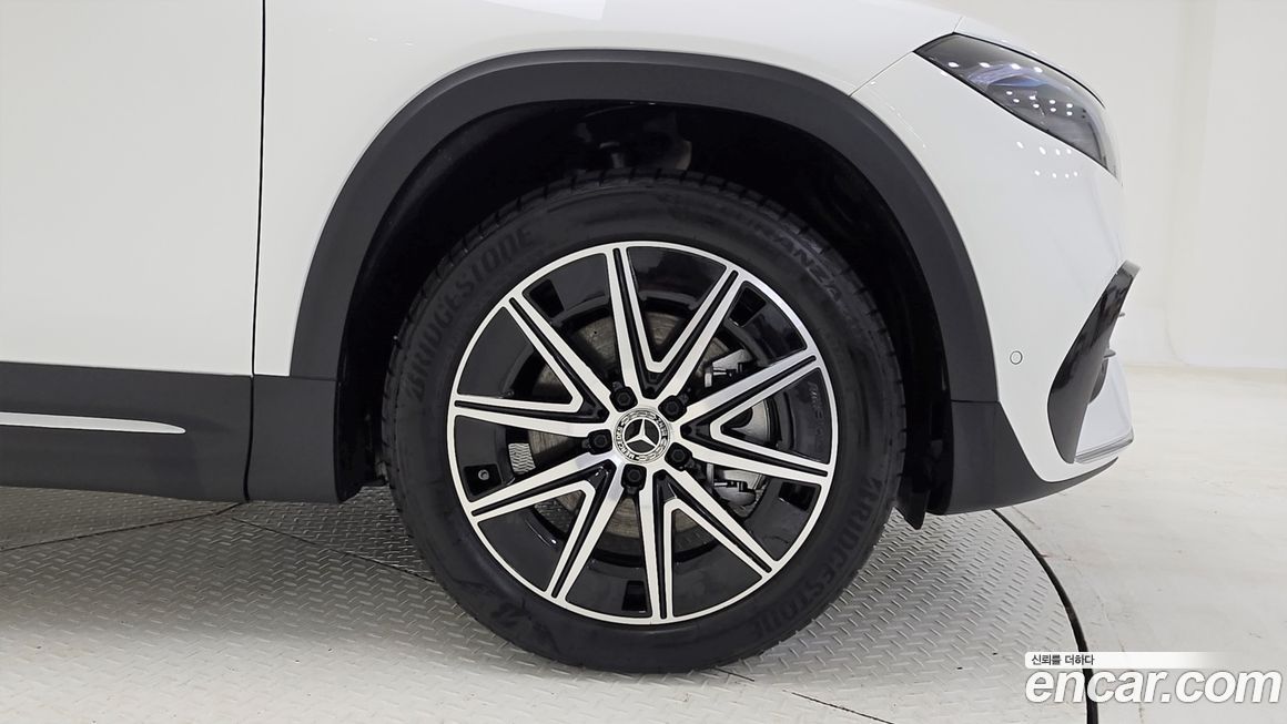 Mercedes-Benz EQB 2026