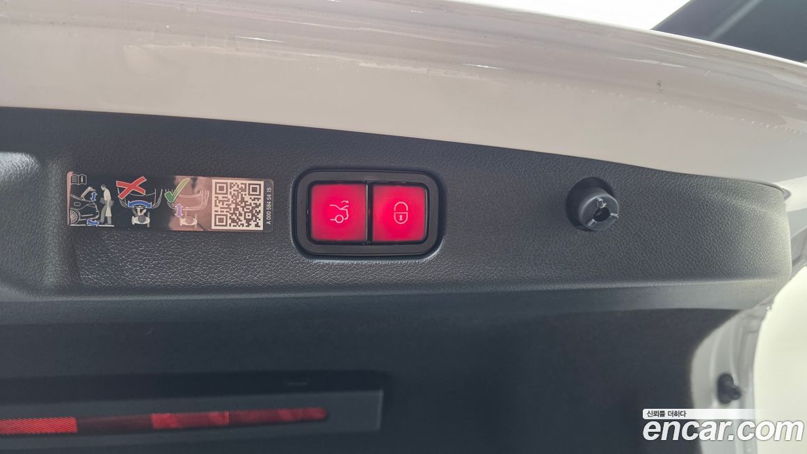 Mercedes-Benz E-Class 2025