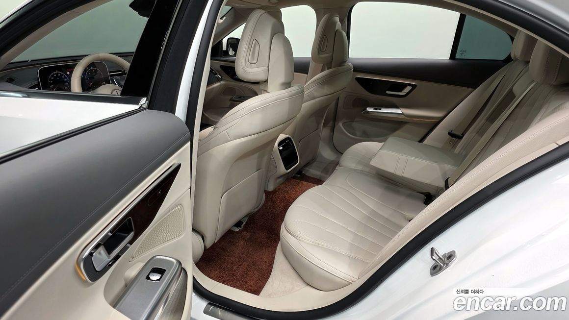 Mercedes-Benz E-Class 2025