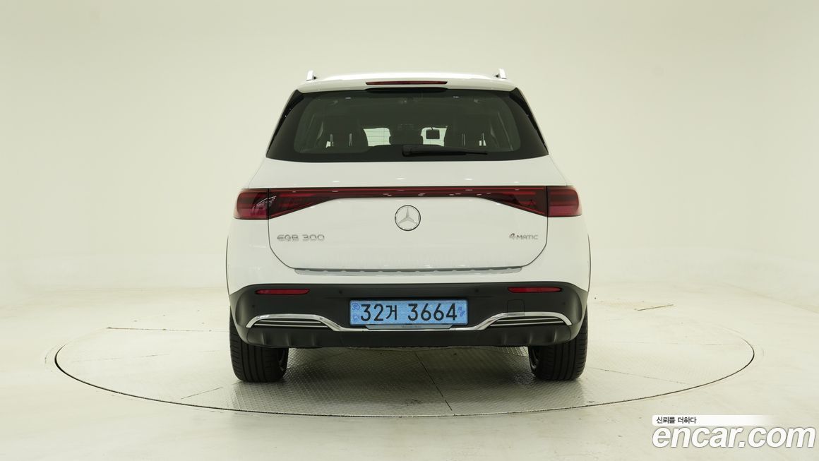 Mercedes-Benz EQB 2026