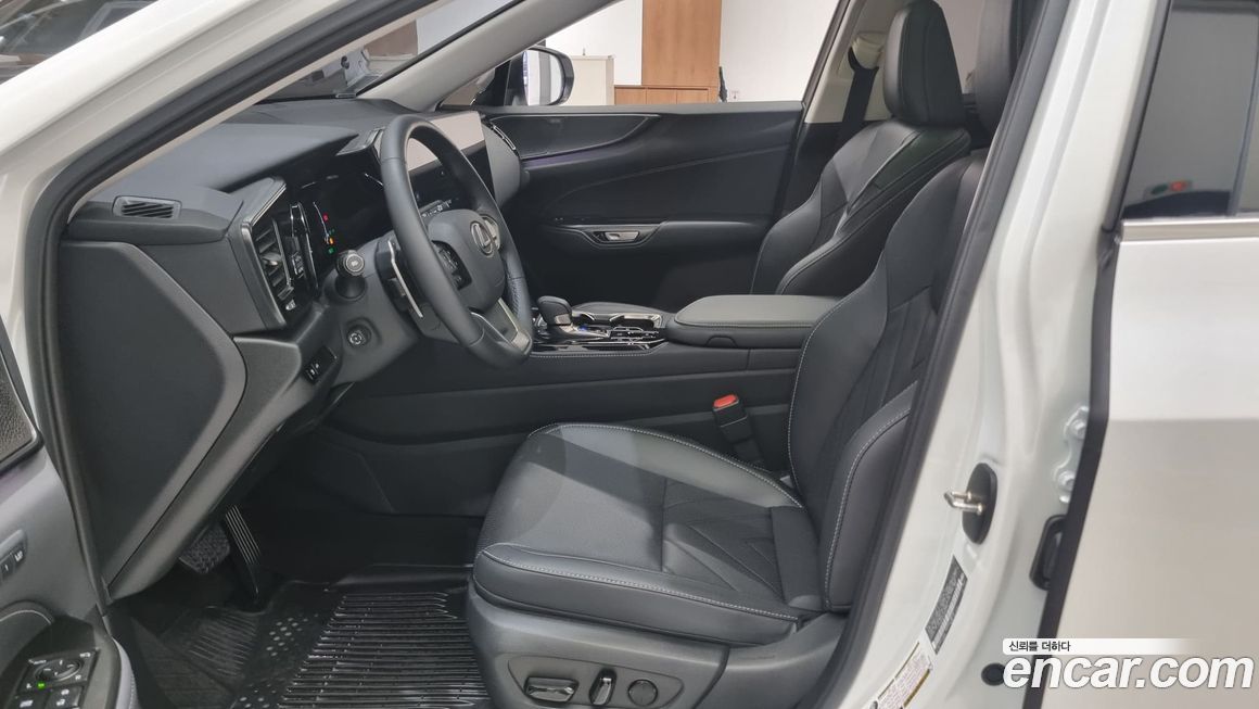 Lexus NX 2025