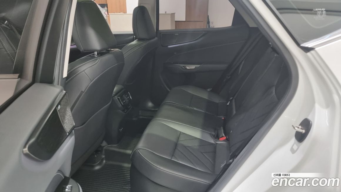 Lexus NX 2025