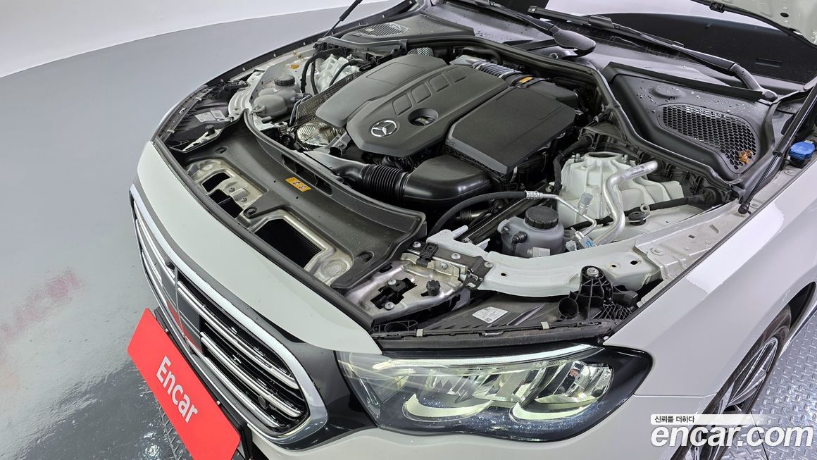 Mercedes-Benz E-Class 2025