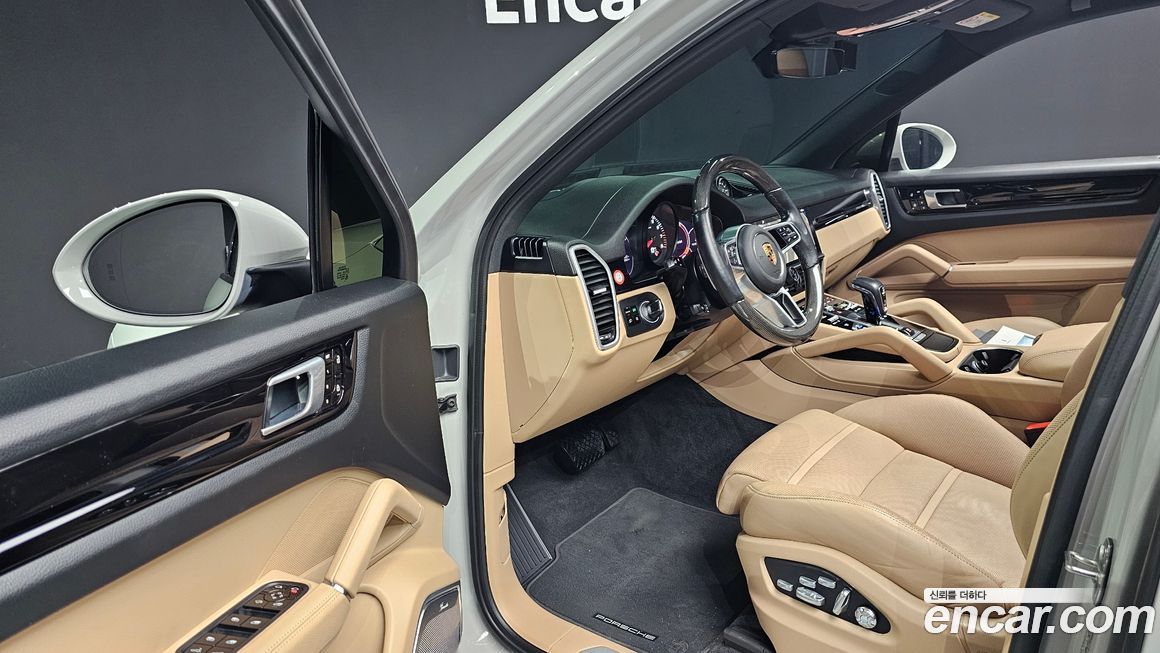 Porsche Cayenne 2021