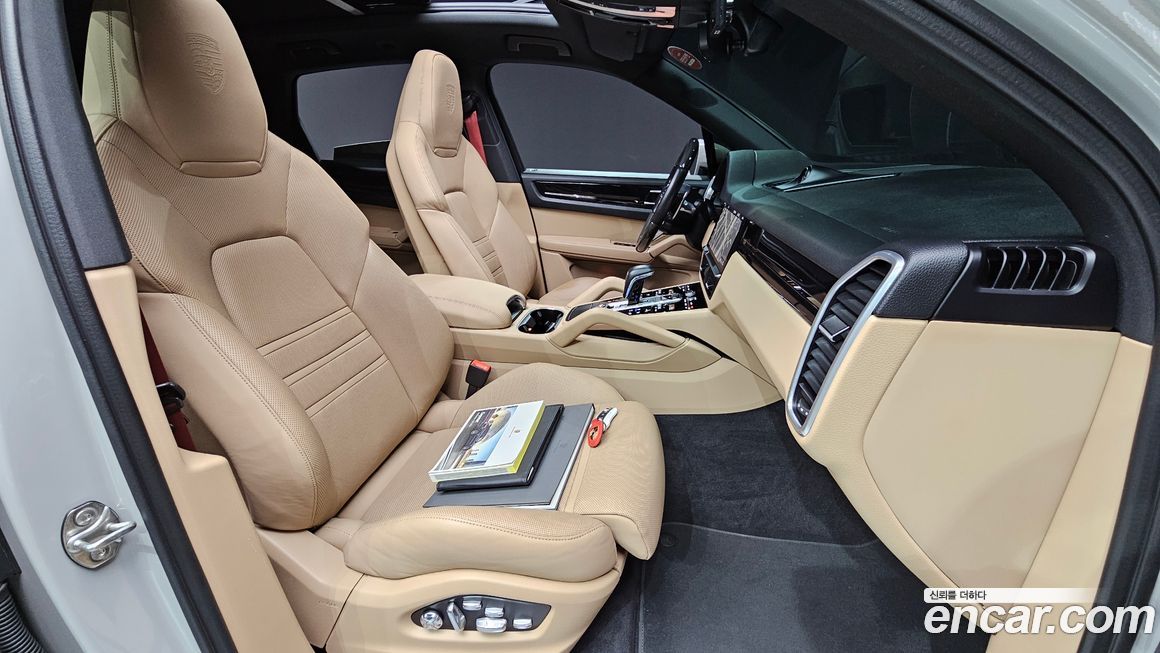 Porsche Cayenne 2021